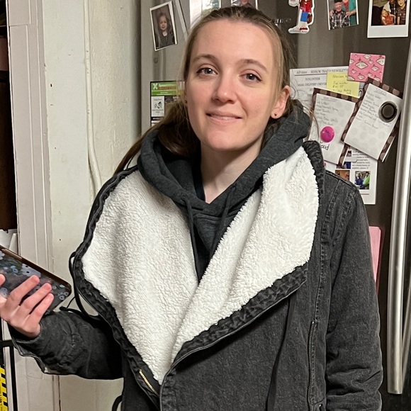 🌷Meet your Posher🌷 Yvonne - Picture 13 of 15